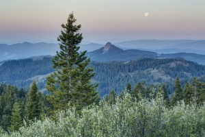 pilot-rock-in-cascade-siskiyou-national-mon